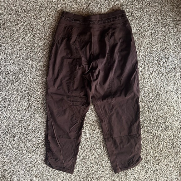 Lululemon Dance Studio Mid-Rise Crop Pant 10 - Picture 9 of 12